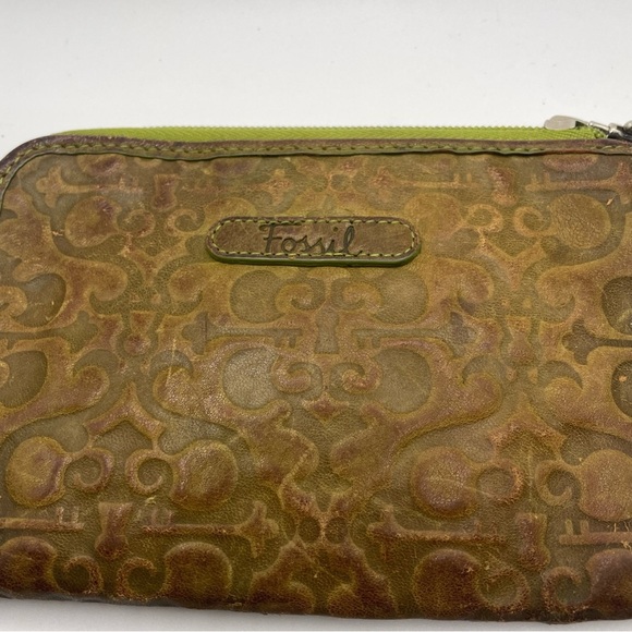 Fossil Brown/Green Wristlet Wallet pebbled leather. Pre-owned. - Picture 2 of 4